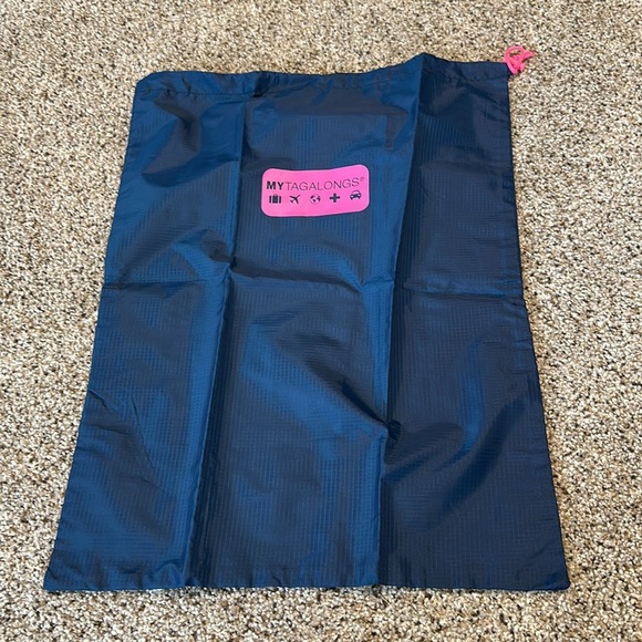 Tagalongs Packing Cubes Set of 3, Shoe Bag, Laundry Bag, Like New - Picture 4 of 5